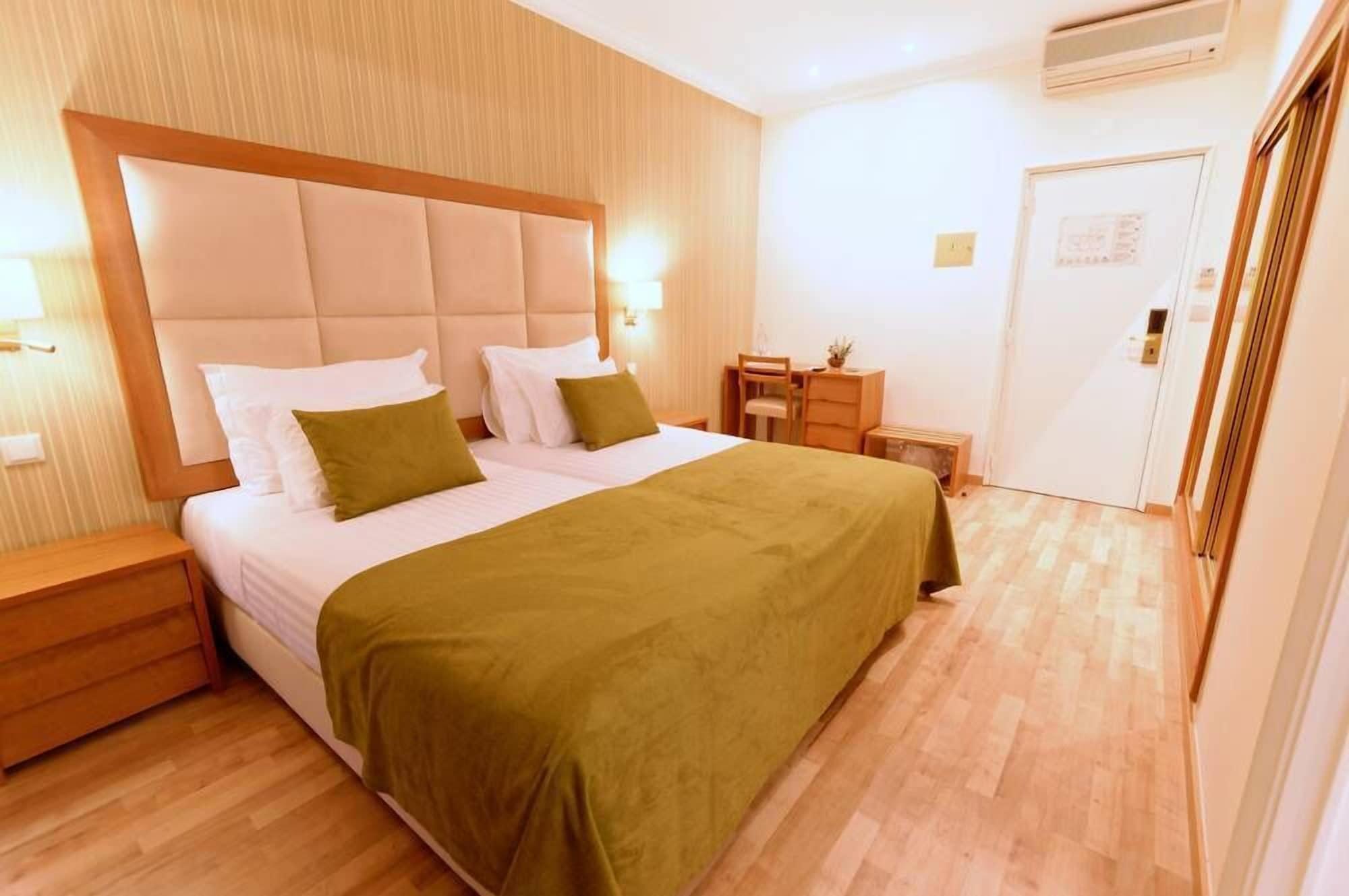 Hotel Baia De Монте Гордо Екстериор снимка