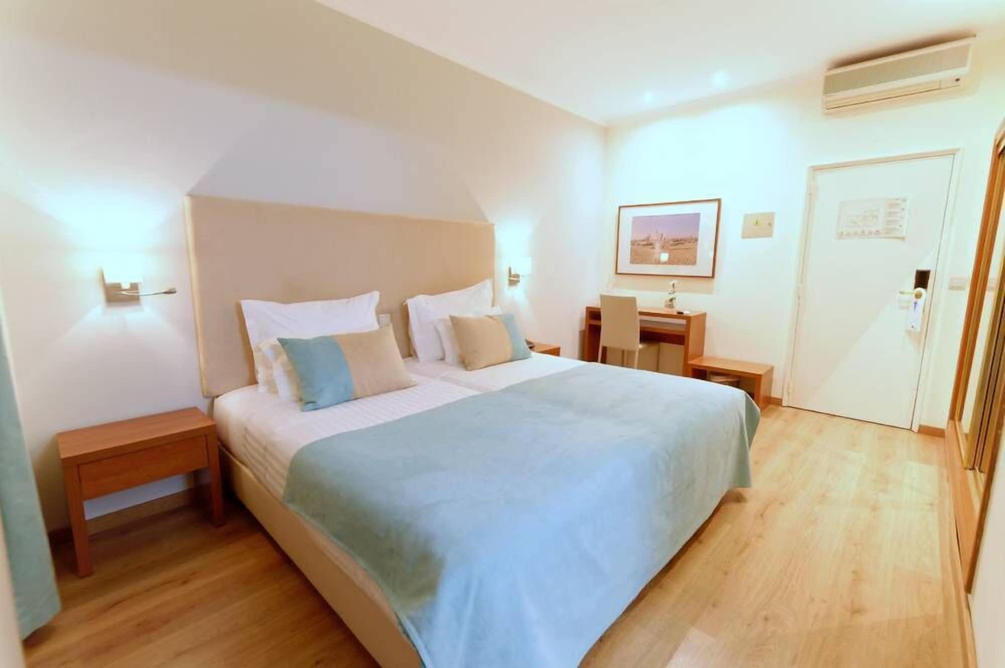 Hotel Baia De Монте Гордо Екстериор снимка