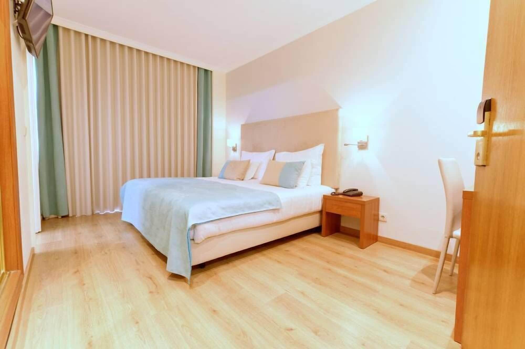 Hotel Baia De Монте Гордо Екстериор снимка