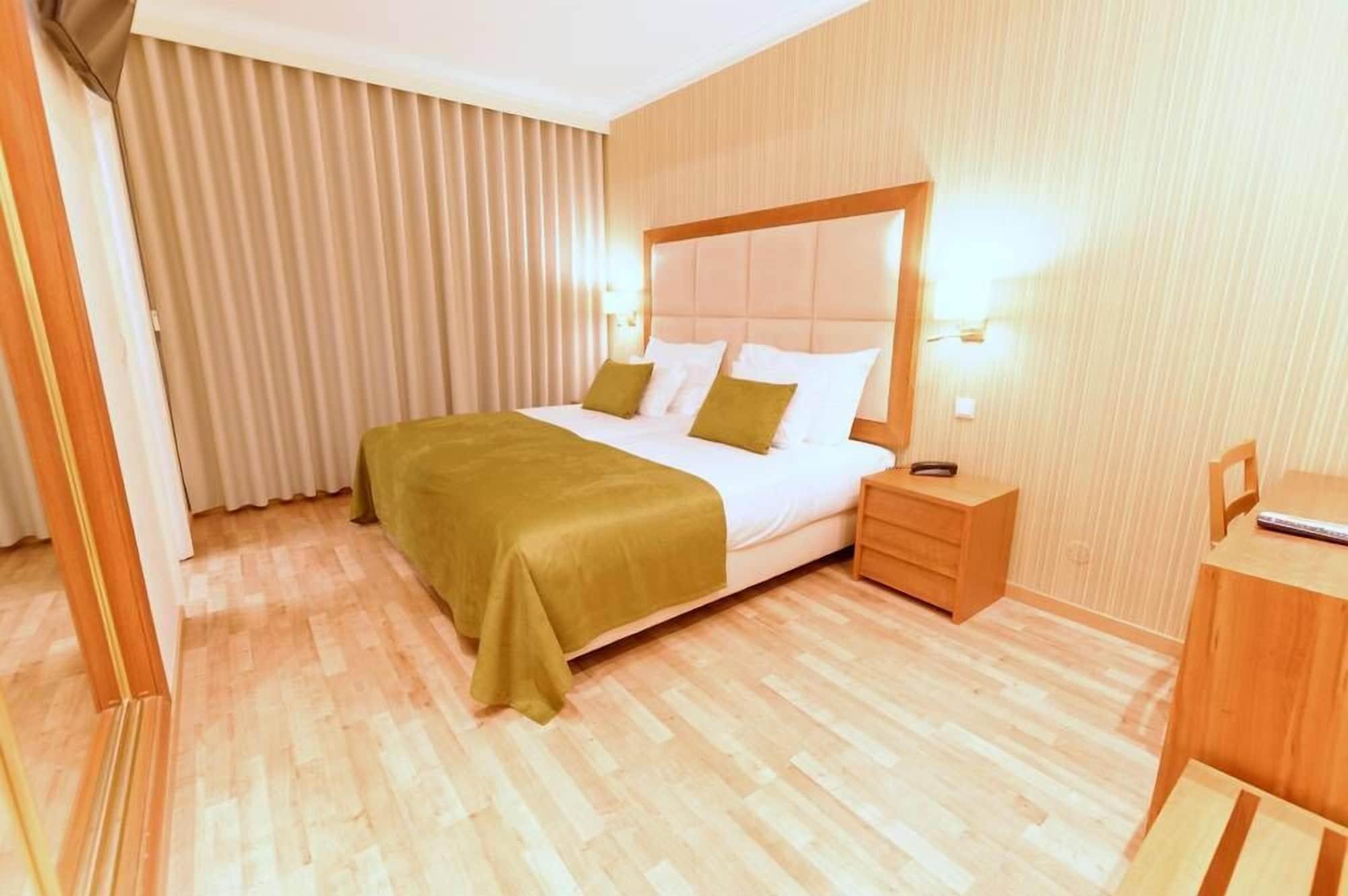 Hotel Baia De Монте Гордо Екстериор снимка