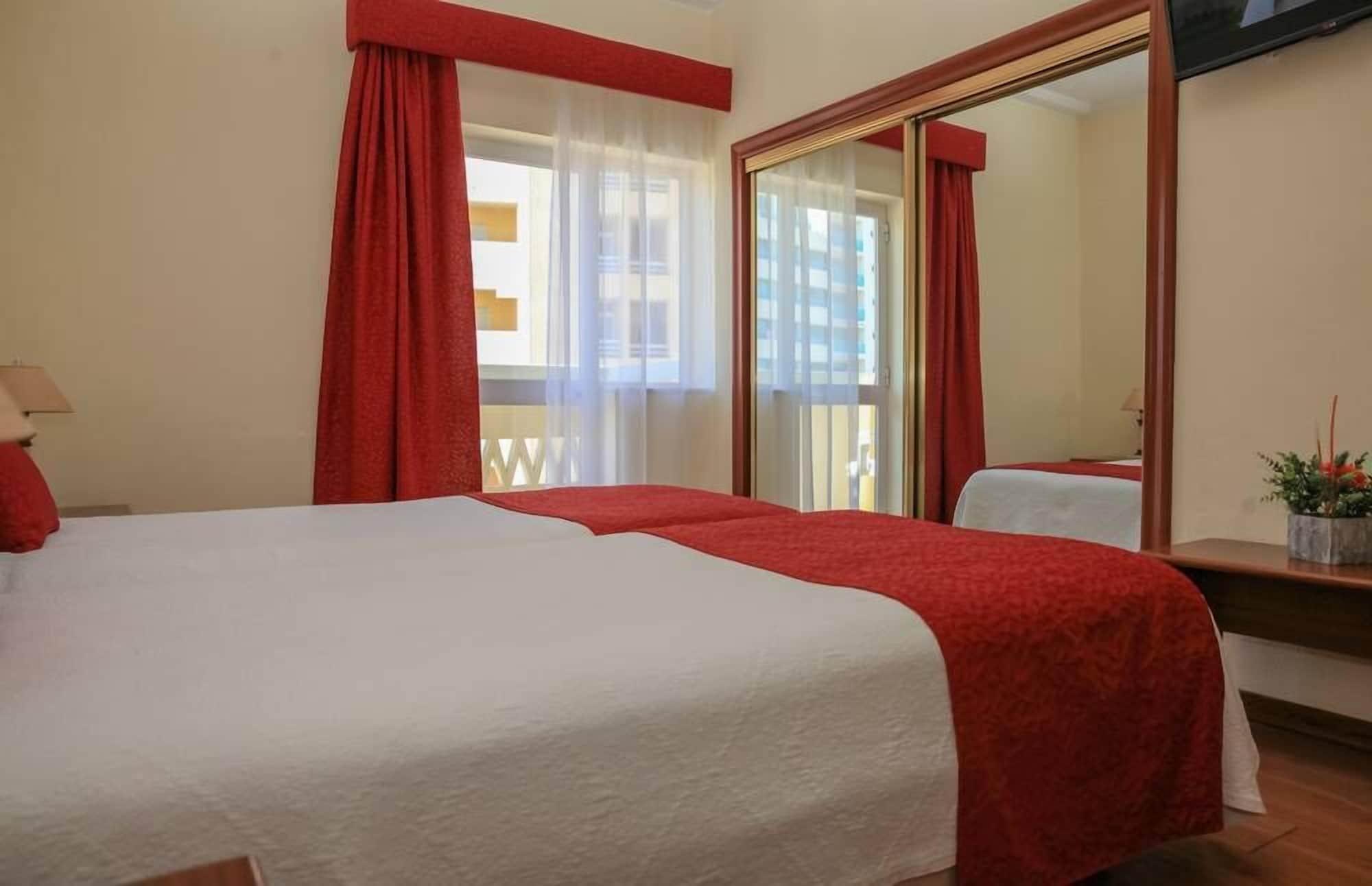 Hotel Baia De Монте Гордо Екстериор снимка
