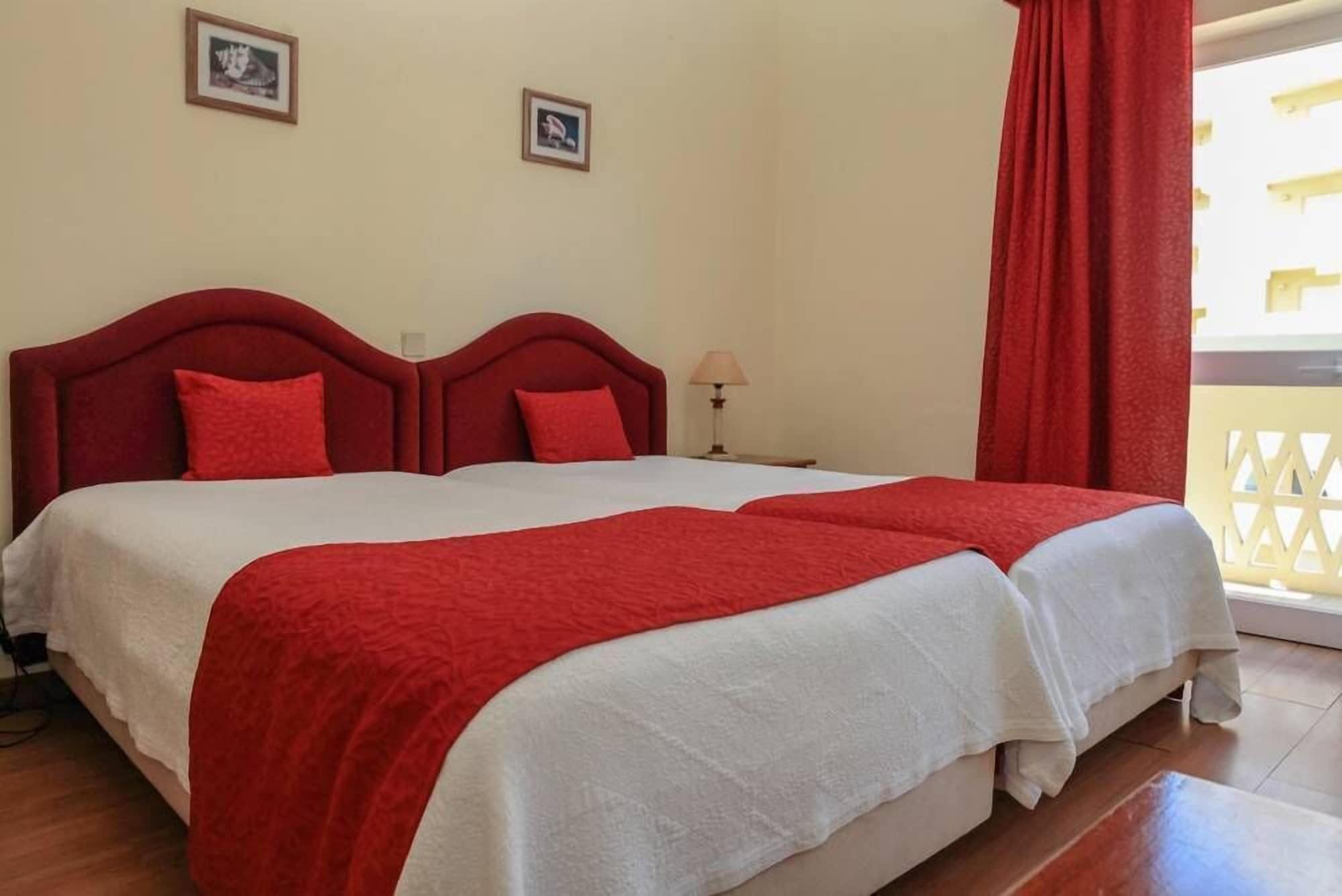 Hotel Baia De Монте Гордо Екстериор снимка