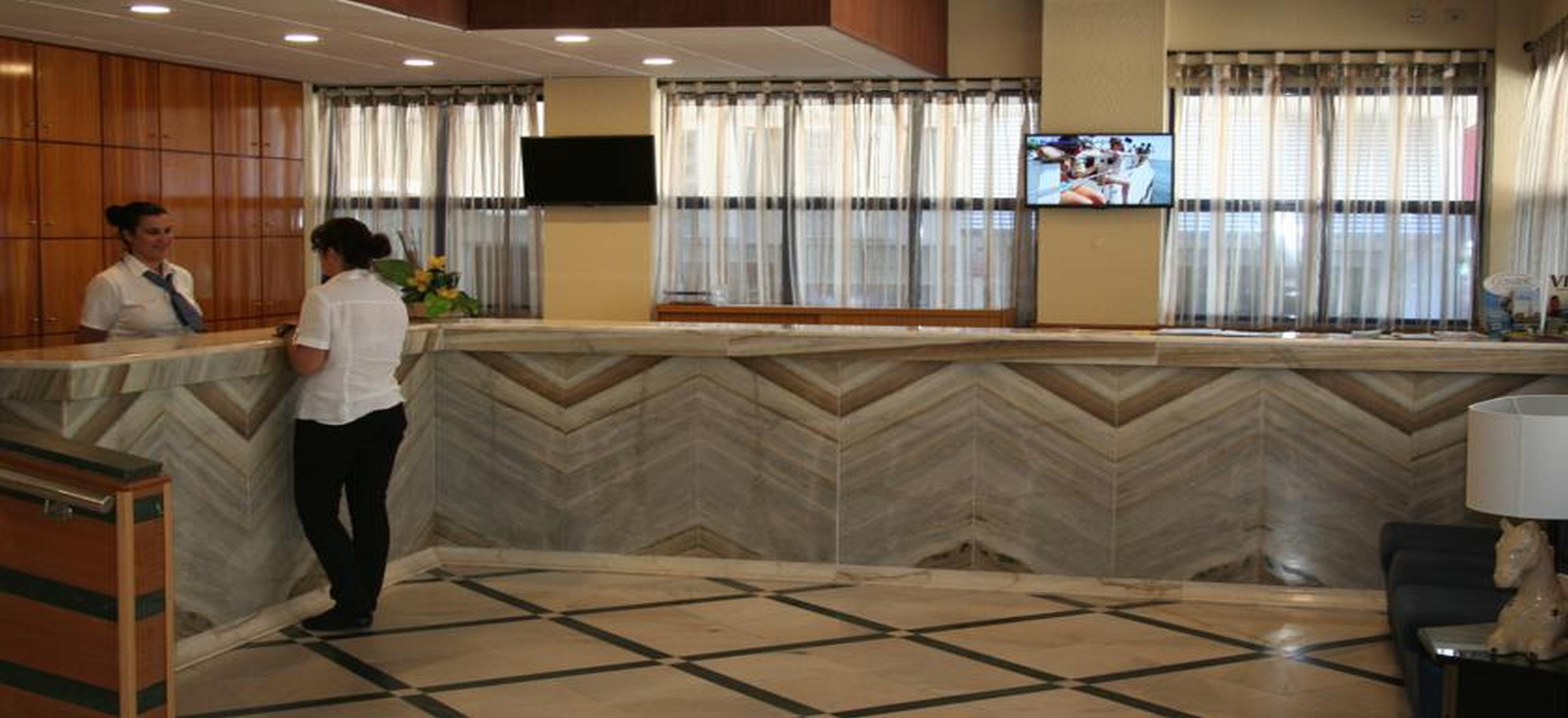 Hotel Baia De Монте Гордо Екстериор снимка