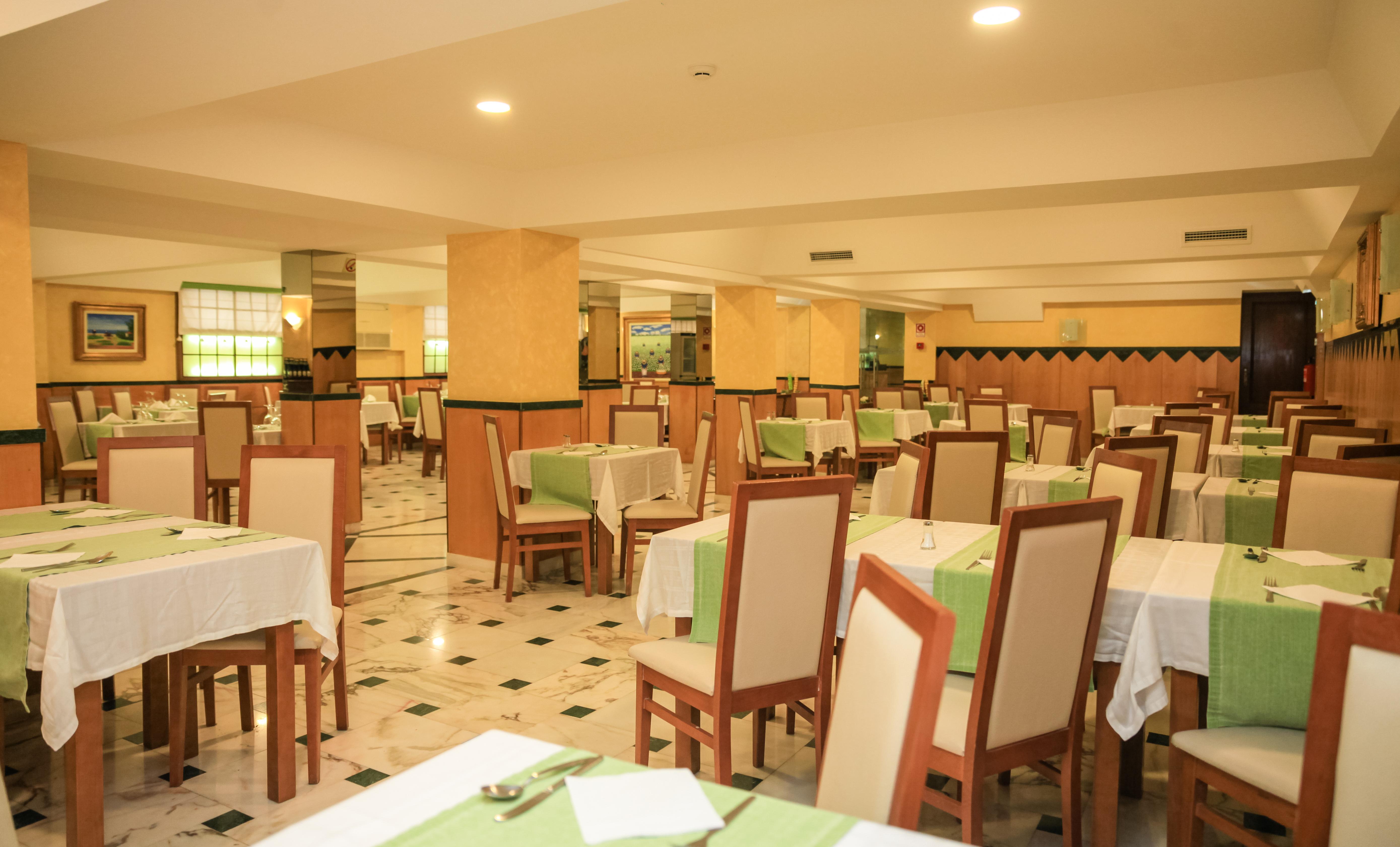 Hotel Baia De Монте Гордо Екстериор снимка