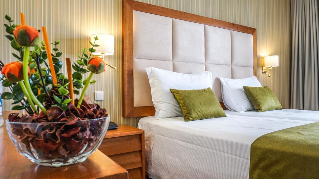 Hotel Baia De Монте Гордо Екстериор снимка